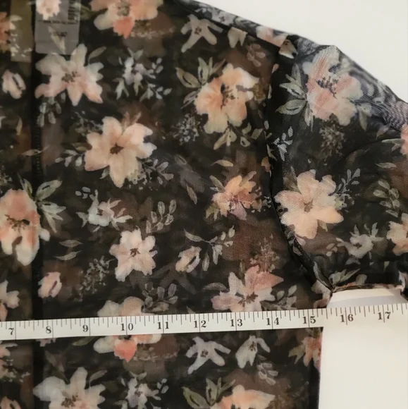 NWT Simons New In Black Fitted Long Sleeve Blouse - Picture 8 of 10